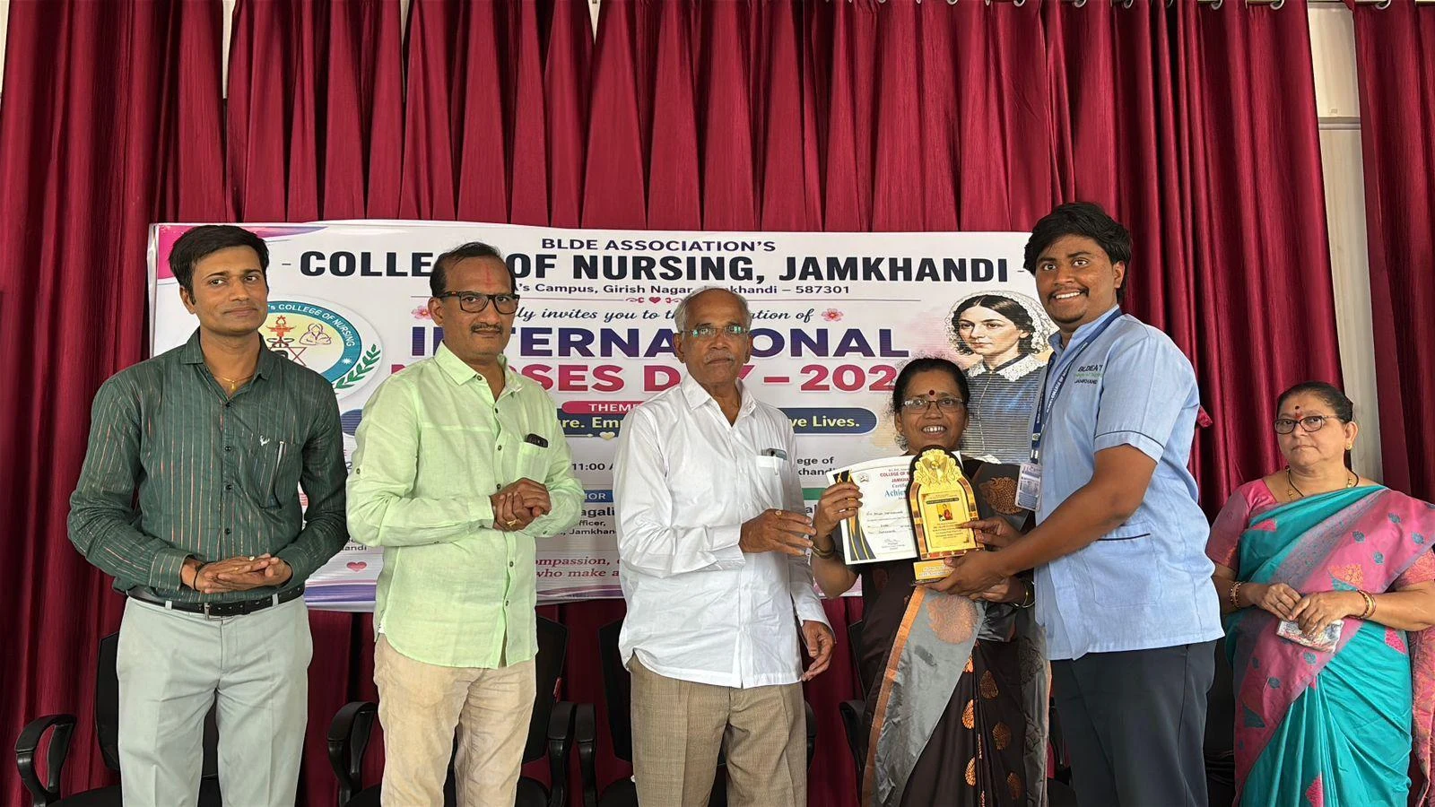 Prize distribution to winning student – International Nurses Day 2026, BLDEA College of Nursing Jamkhandi